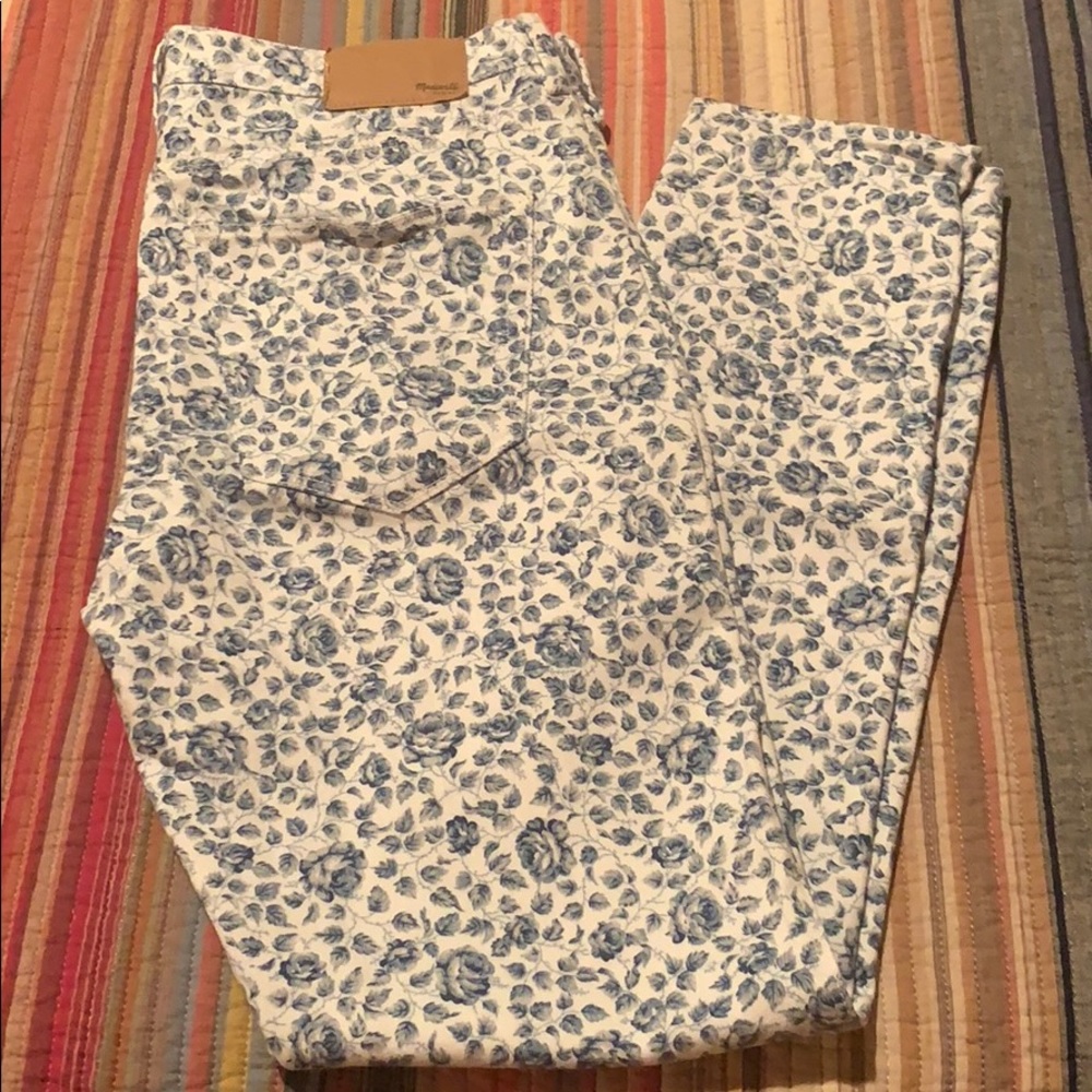 Made well Printed Jeans.  Like New. Size 28.